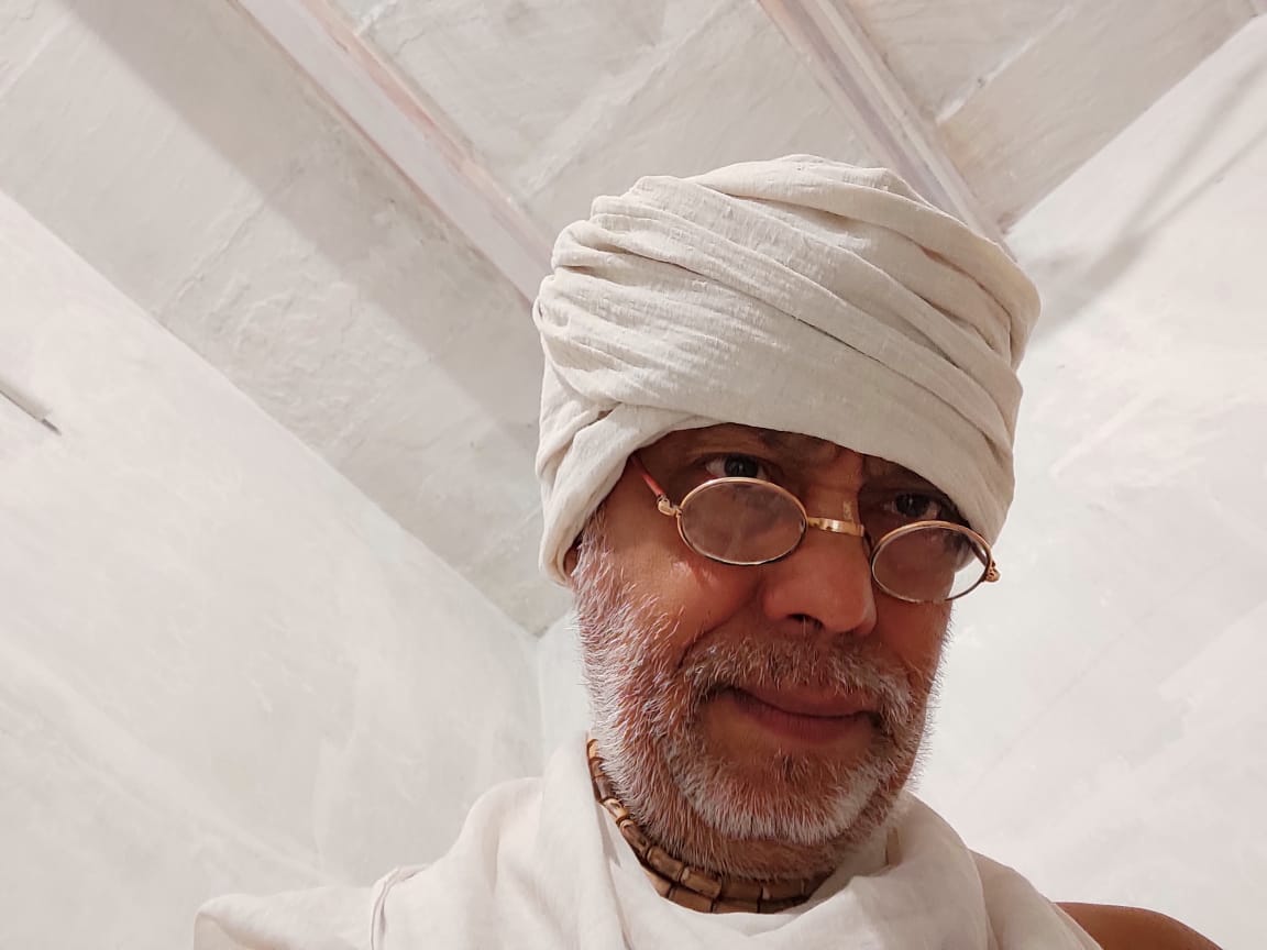 All Glories to Sri Sri Guru and Gauranga.